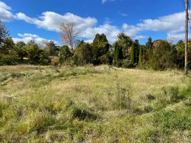 3 Mckenney LN, Kennebunkport, ME 04046