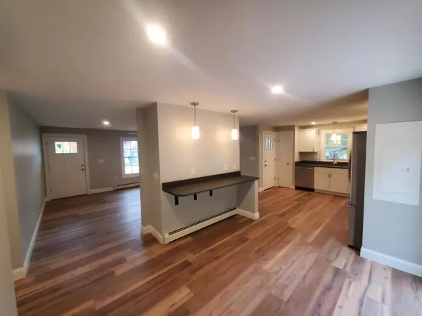 Raymond, ME 04071,6 County RD