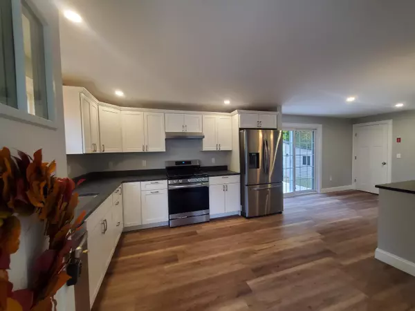 Raymond, ME 04071,6 County RD