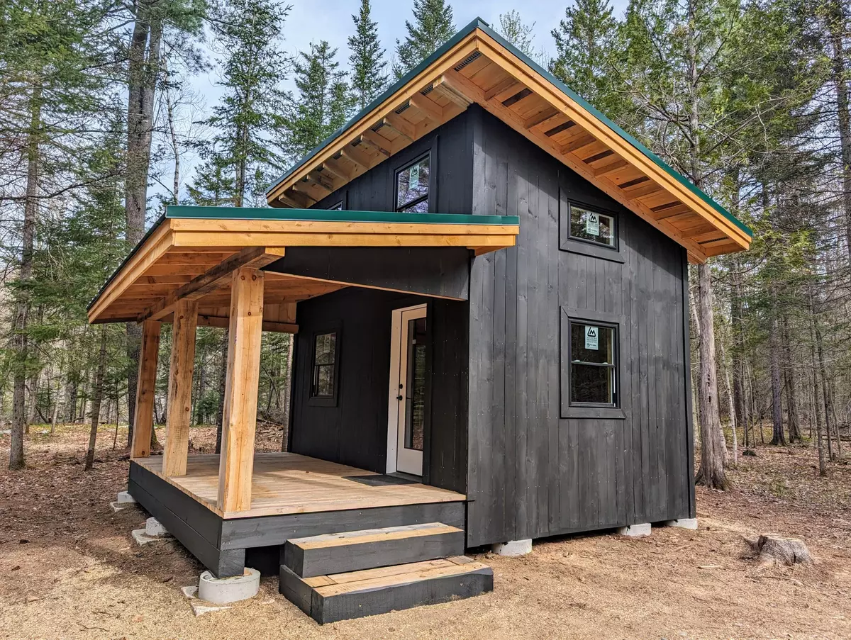 Kingfield, ME 04947,280 Iron Bridge RD