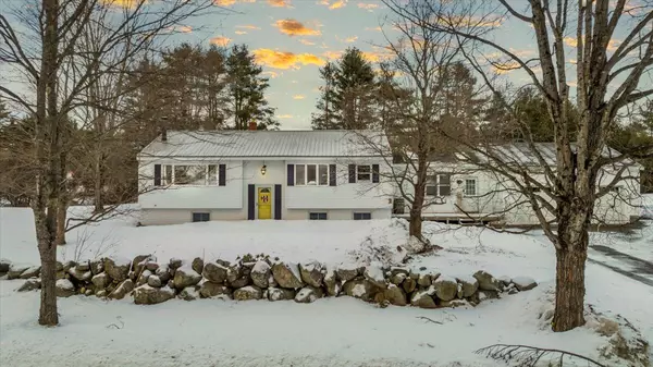 385 Line RD, Leeds, ME 04263