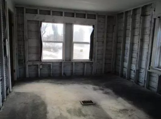 Hudson, ME 04449,242 Darling RD