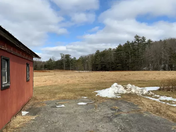 Pittston, ME 04345,48 Webb RD