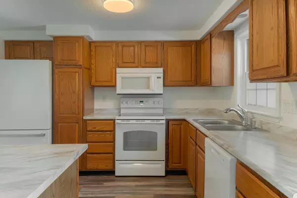 Auburn, ME 04210,6 Royal Oaks DR #3