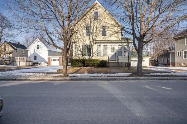 9 Josslyn ST, Auburn, ME 04210