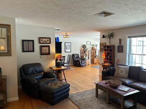 Sanford, ME 04073,38 Ledgestone CT