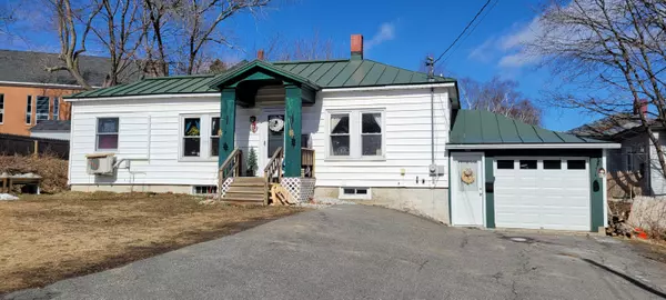 29 Edwards ST, Waterville, ME 04901