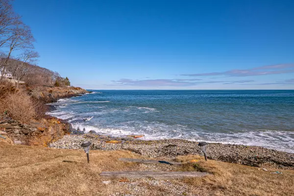 Cape Elizabeth, ME 04107,2 Salt Spray LN