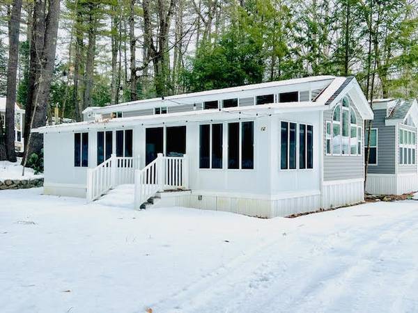 12 Maine RD, Naples, ME 04055