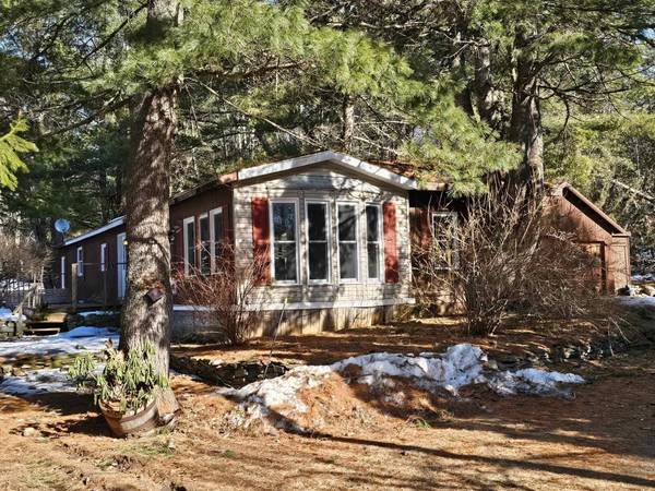 10 Aloha DR, Greenbush, ME 04418