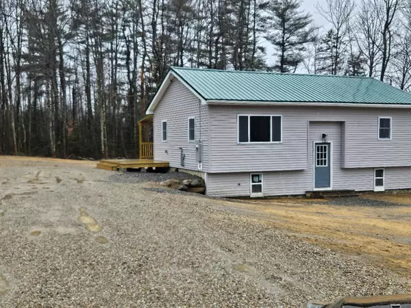 Detroit, ME 04929,221 Troy RD