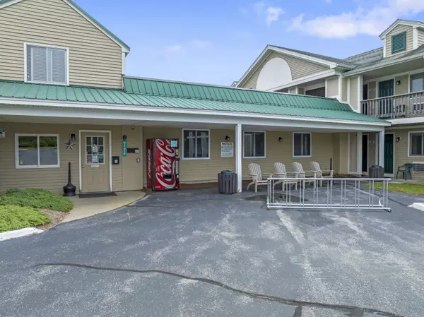 Wells, ME 04090,733 Post RD ##101