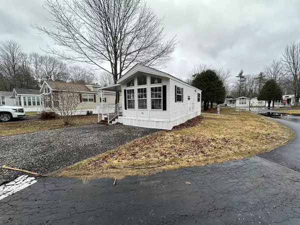 Wells, ME 04090,620 Post RD #44