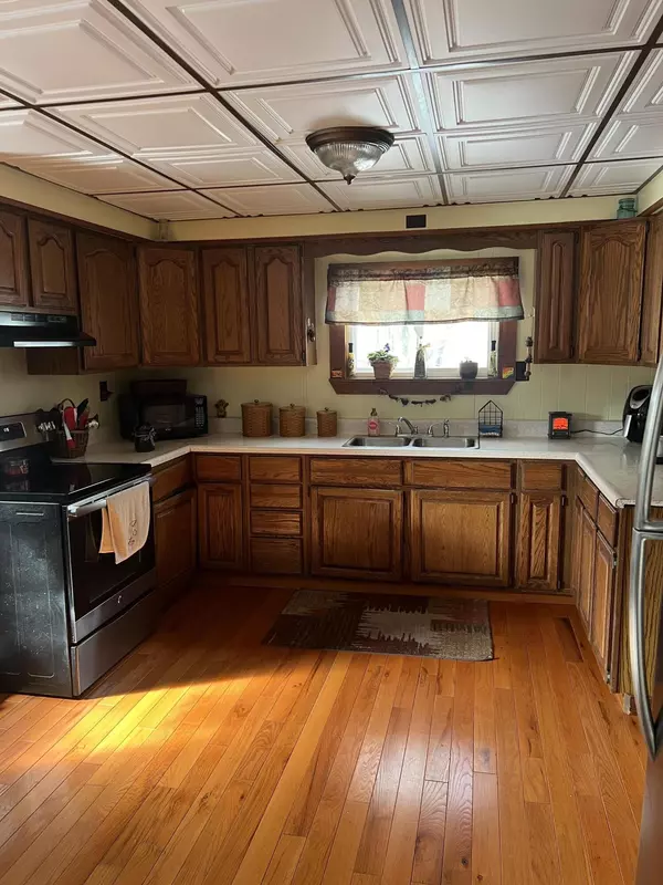 Mexico, ME 04257,37 Meadow ST