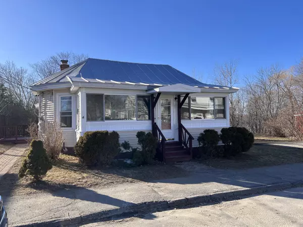 54 Maple ST, Madison, ME 04950