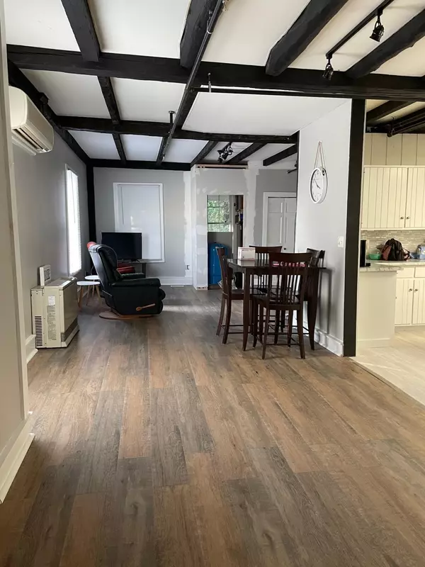 Sidney, ME 04330,2093 Belgrade RD