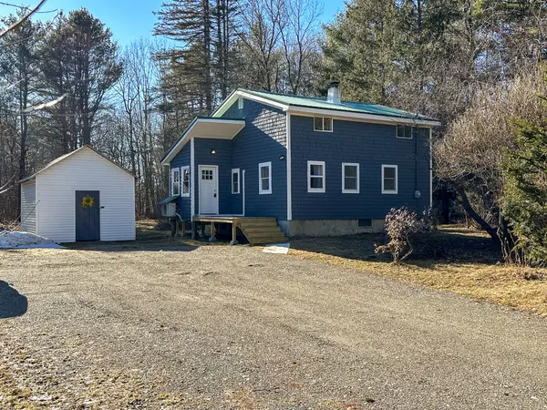 Passadumkeag, ME 04475,522 Main RD