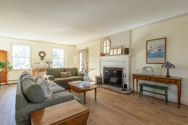 Rockport, ME 04856,27 Wellington DR