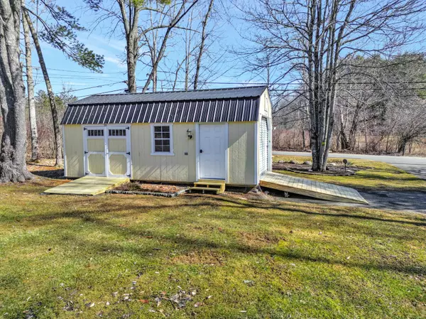 Vassalboro, ME 04989,126 Holman Day RD