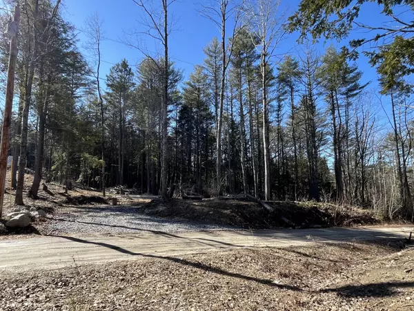 Topsham, ME 04086,55 Patten LN