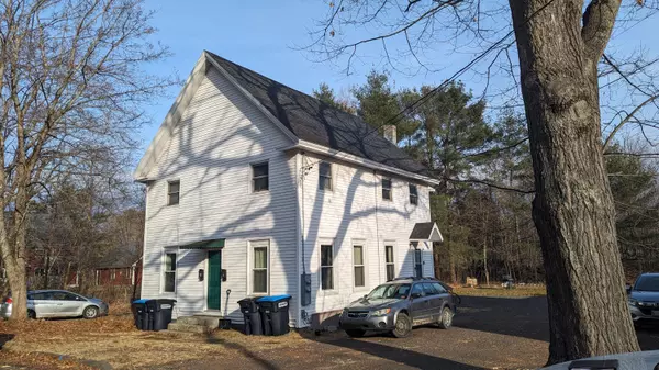 57 Hillside RD, Orono, ME 04473