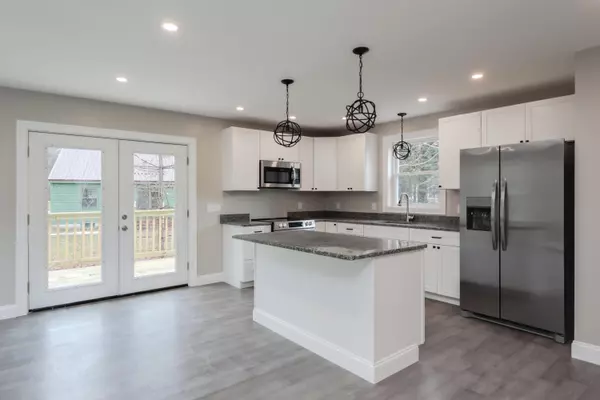 Sanford, ME 04083,27 Belaire DR