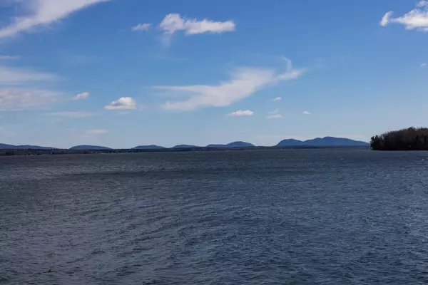 992 Surry RD, Surry, ME 04684