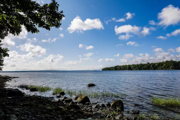 Surry, ME 04684,992 Surry RD