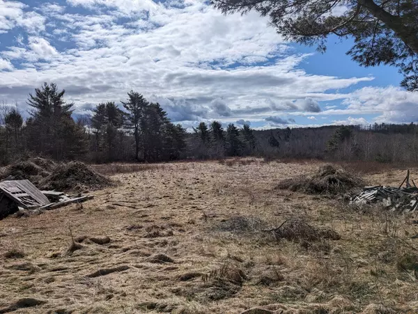 77 Glidden RD, Freedom, ME 04941