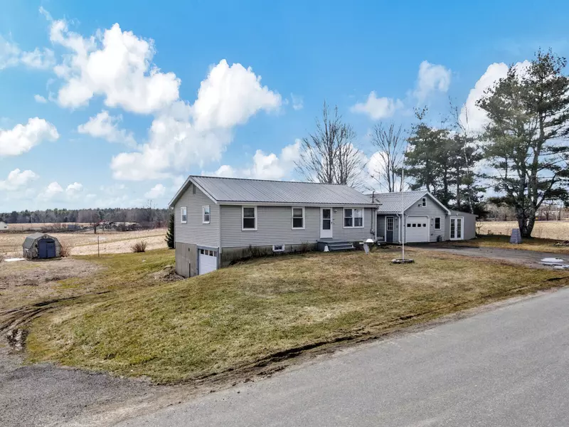 35 Stable RD, Richmond, ME 04357