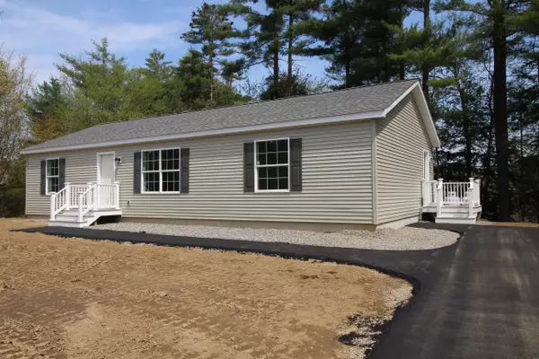 15 Ledgeview DR, Turner, ME 04282