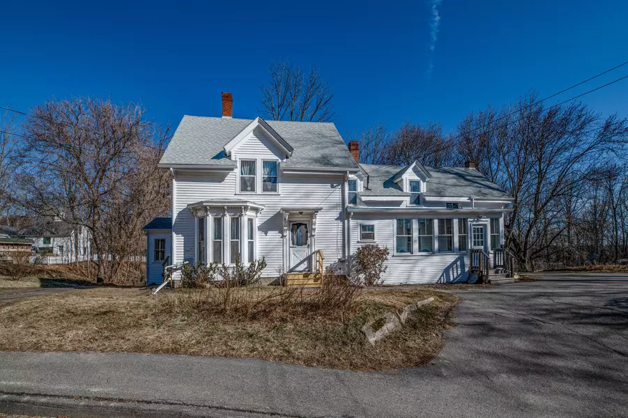 27 Northern AVE, Farmingdale, ME 04344