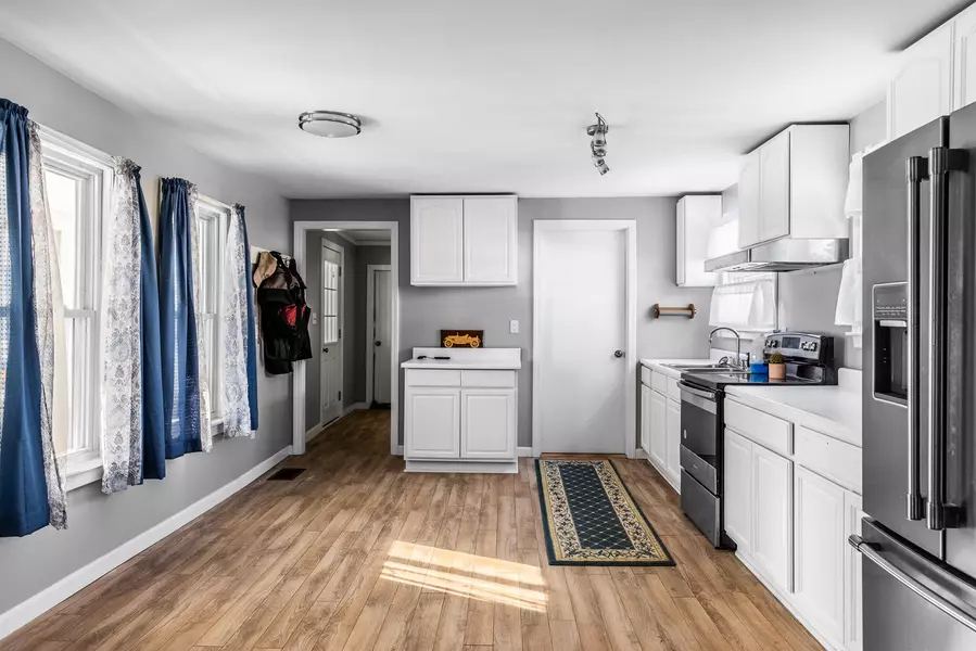 107 Elm ST, Newport, ME 04953