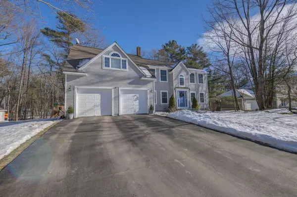 13 Northledge TER, Falmouth, ME 04105