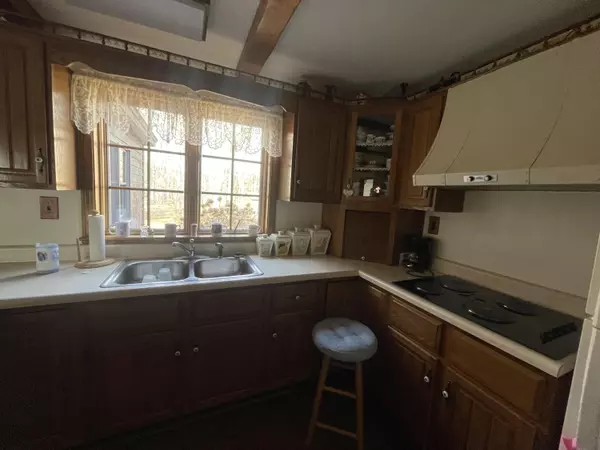 East Millinocket, ME 04430,51 North ST