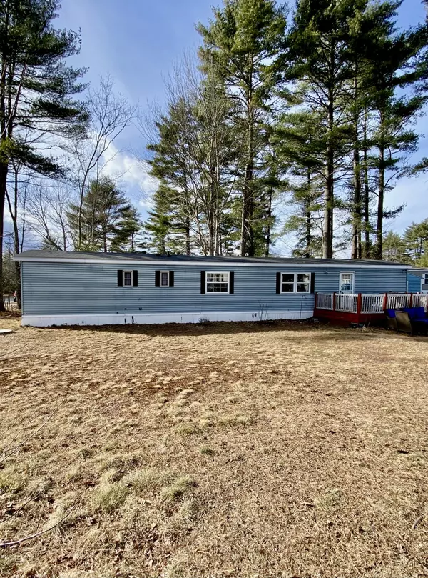 Standish, ME 04084,60 Pine Grove DR