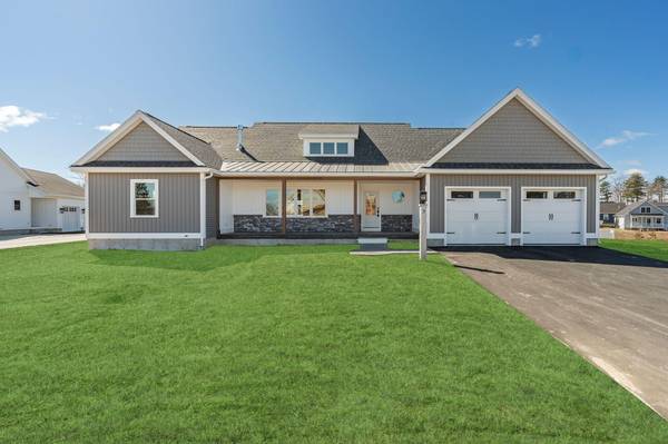 7 Magnolia DR, Old Orchard Beach, ME 04064