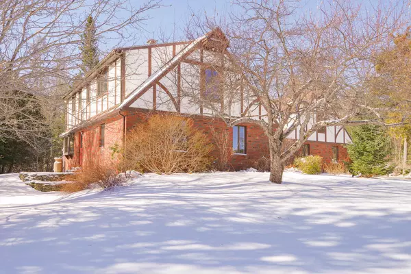 Orono, ME 04473,15 Cromwell DR