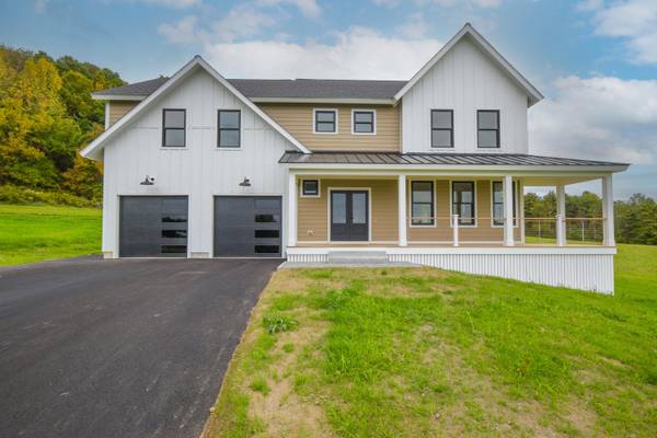 16 Tesla WAY, Falmouth, ME 04105