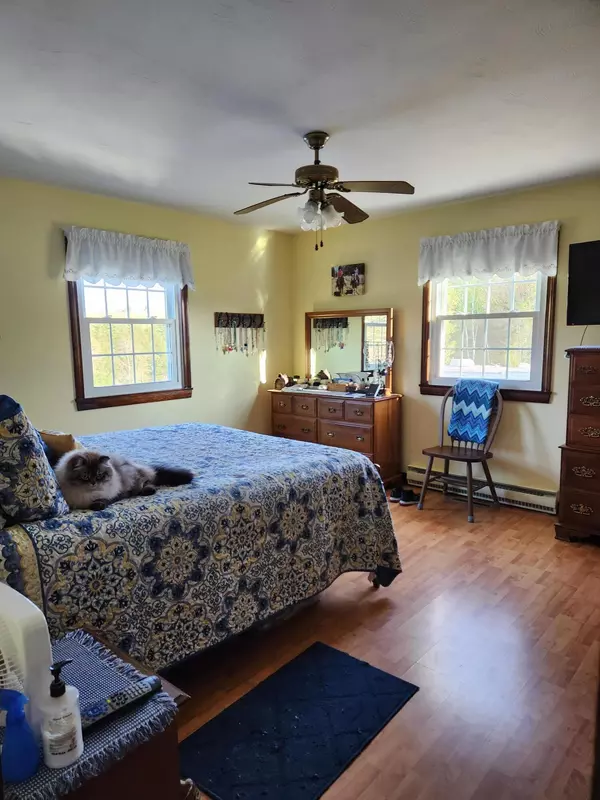 Whitefield, ME 04353,28 Cowboy Lane