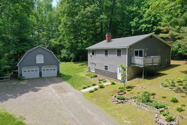 23 Hopkins RD, Hampden, ME 04444