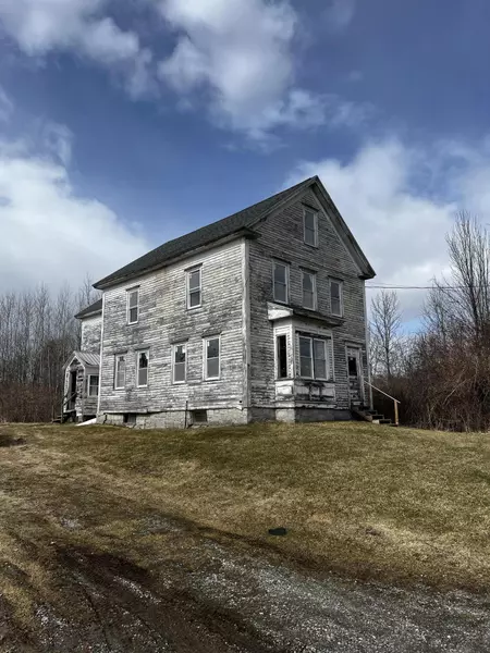 1210 Clinton AVE, Benton, ME 04901