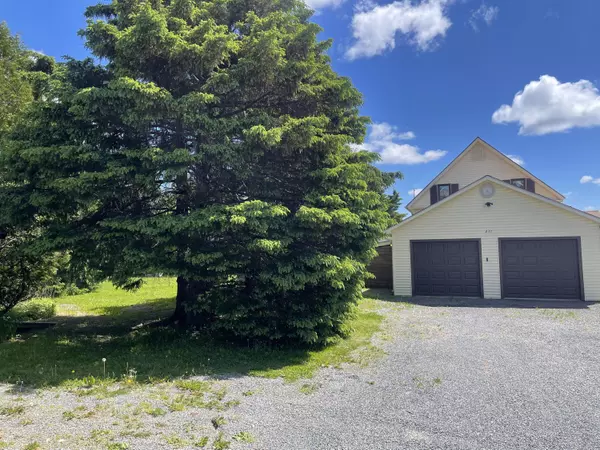 Woodland, ME 04736,237 Pratt RD