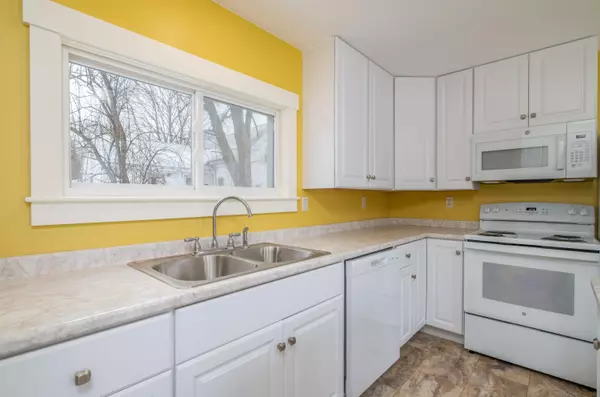 Richmond, ME 04357,16 Lincoln ST