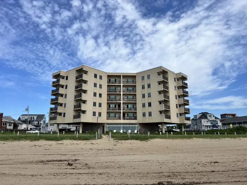 1 Cleaves ST #307, Old Orchard Beach, ME 04064