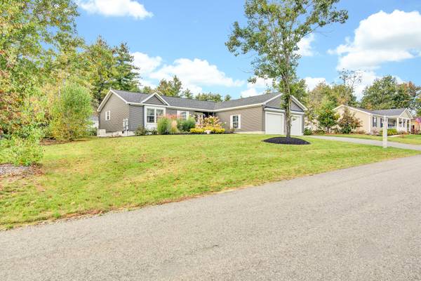 69 Country WAY, North Berwick, ME 03906