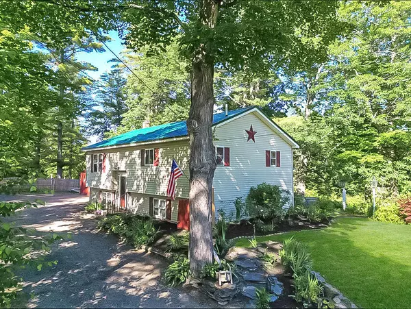 591 Route 135, Monmouth, ME 04259