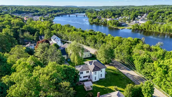 Gardiner, ME 04345,23 River AVE