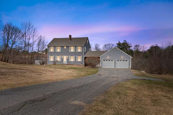 19 Shirley LN, Gorham, ME 04038