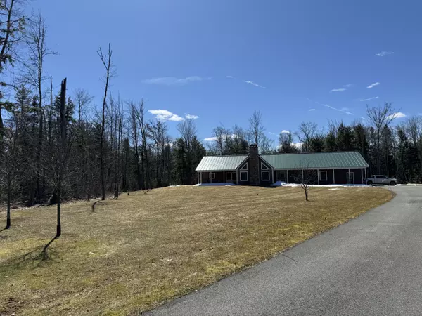 Hampden, ME 04444,390 Sawyer RD